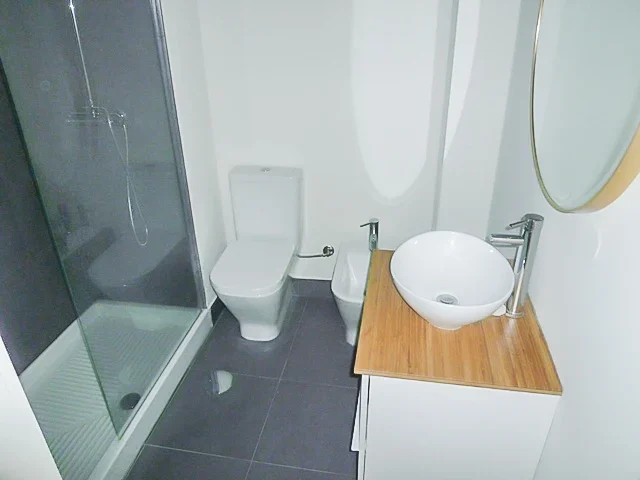 Instalação sanitária renovada — Apartamento Carvalhido