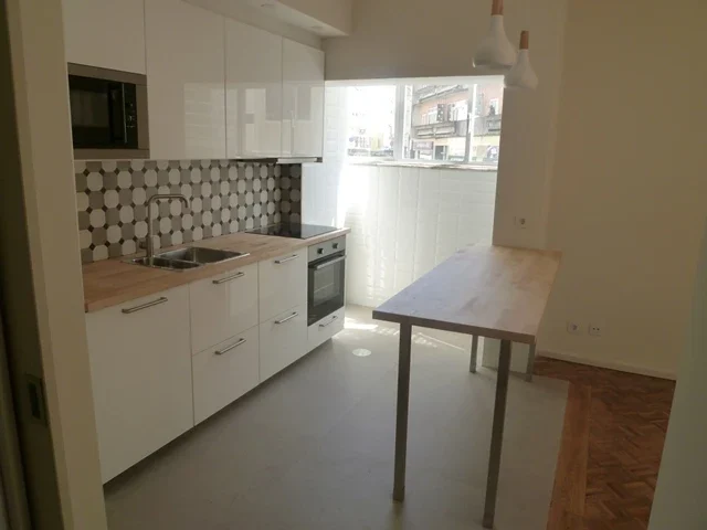 Cozinha e bancada — Apartamento Carvalhido