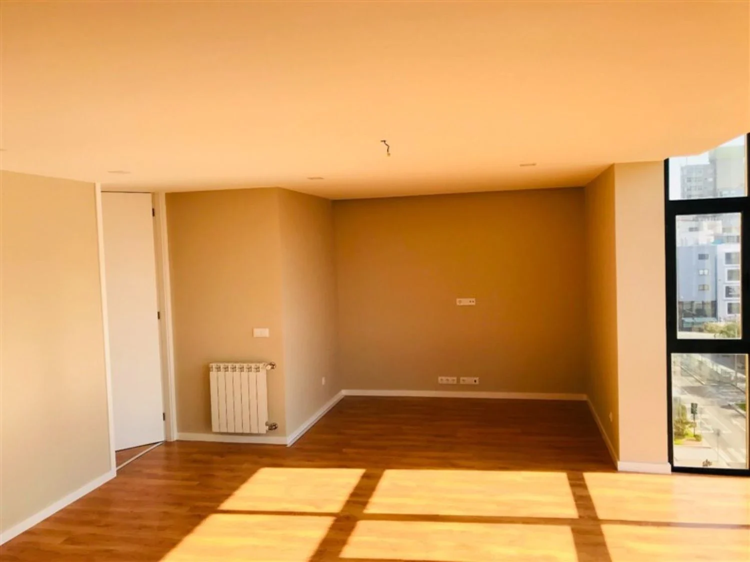 Luz natural na sala — Apartamento na Póvoa de Varzim · 1