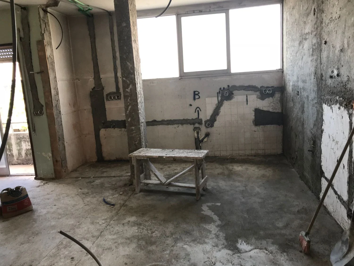 Preparação dos espaços interiores — Apartamento na Póvoa de Varzim · 2